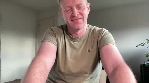 ask me online show from 11/25/25, 08:47