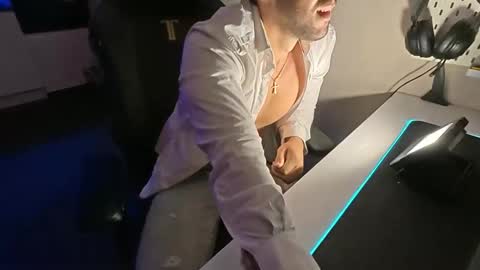 Snapshot of boiteasex chatting on 09/12/25, 03:23 boiteasex online show from 09/12/25, 03:23