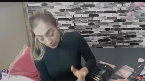 Kim online show from 09/30/25, 07:13