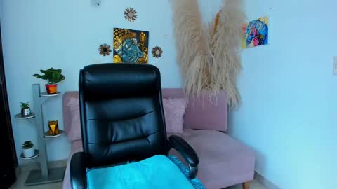  Salma Independent Model online show from 02/12/25, 04:55