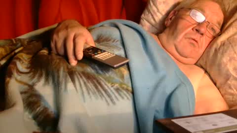 Snapshot of bomber59potsdam chatting on 06/15/26, 10:12 Bomber59potsdam online show from 06/15/26, 10:12