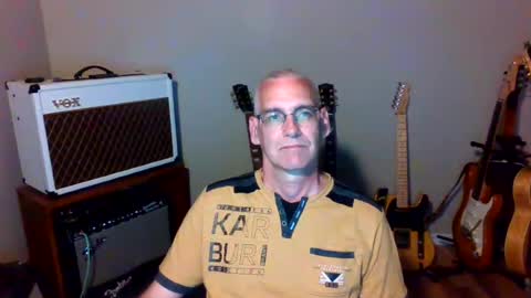 Snapshot of bomec40 chatting on 07/12/26, 02:02 Carl online show from 07/12/26, 02:02