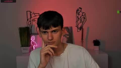 bondi_vv online show from 10/26/25, 08:04