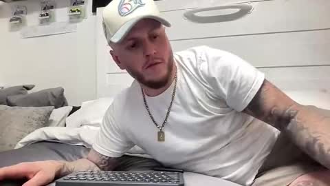 boner4you1994 online show from 10/11/25, 11:25