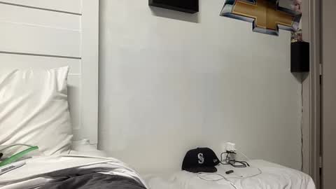 boner4you1994 online show from 10/13/25, 12:43