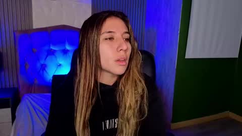 Snapshot of bonnali_lune chatting on 05/21/26, 05:03 bonnali_lune online show from 05/21/26, 05:03