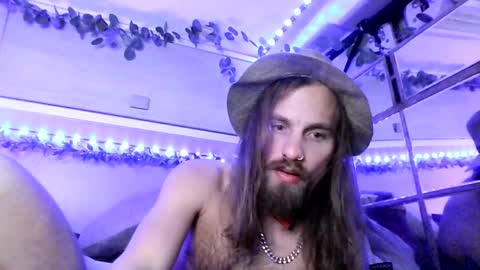 Bonnie and Clyde online show from 11/19/25, 08:42