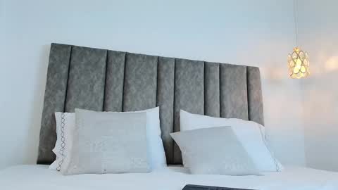 Bonnie online show from 10/08/25, 05:16