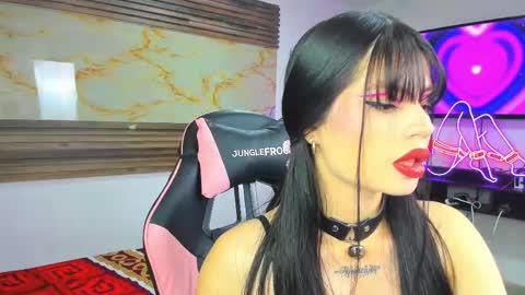 Snapshot of bonnie_bu chatting on 09/16/25, 01:28 becky online show from 09/16/25, 01:28