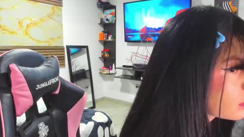 Snapshot of bonnie_bu chatting on 10/12/25, 08:30 becky online show from 10/12/25, 08:30