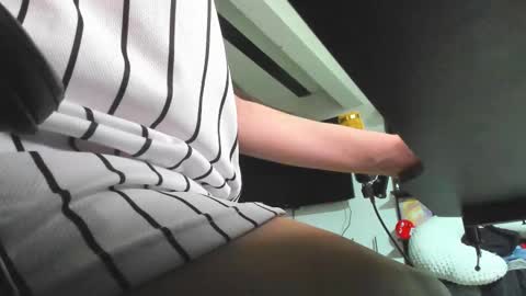 becky online show from 11/25/25, 07:25