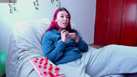 Bonnie Help me reach 500 likes online show from 01/31/25, 05:32