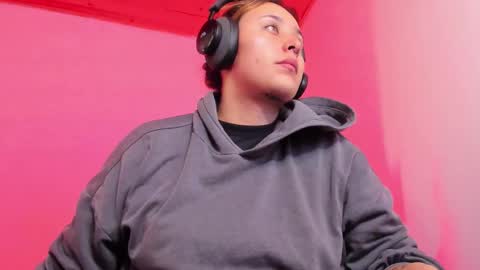 Bonnie Help me reach 500 likes online show from 02/01/26, 05:11