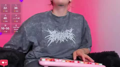 Bonnie Help me reach 500 likes online show from 02/03/26, 08:47