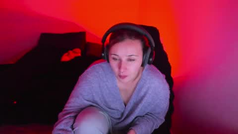 Bonnie Help me reach 500 likes online show from 04/17/26, 09:40