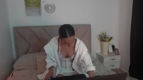 Bonnie  online show from 03/06/26, 06:43