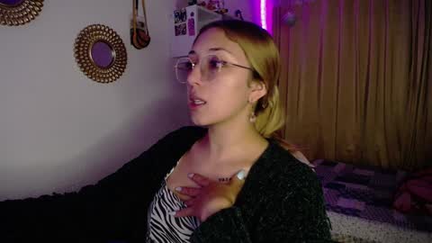 Soffy Brooks Independent model online show from 12/14/24, 05:51