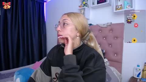 Soffy Brooks Independent model online show from 12/14/25, 03:12