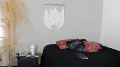 Snapshot of bonny_honey_ chatting on 05/19/26, 08:37 Bonny online show from 05/19/26, 08:37