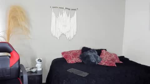 Snapshot of bonny_honey_ chatting on 05/30/26, 09:56 Bonny online show from 05/30/26, 09:56