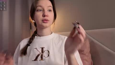 Snapshot of bonnyflower chatting on 10/24/25, 09:17 Eva online show from 10/24/25, 09:17