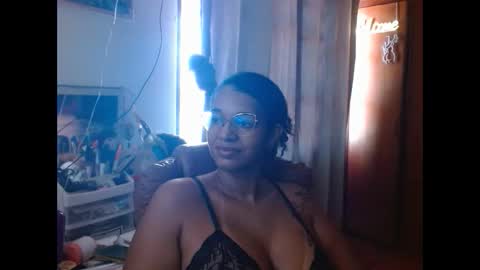 Queen Bon Vivantt online show from 03/06/25, 02:40