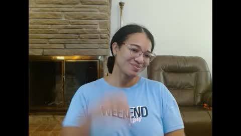 Queen Bon Vivantt online show from 09/15/25, 01:44