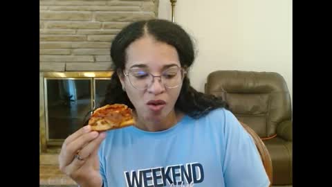 Queen Bon Vivantt online show from 09/22/25, 04:20