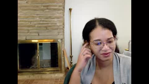 Queen Bon Vivantt online show from 10/21/25, 01:23