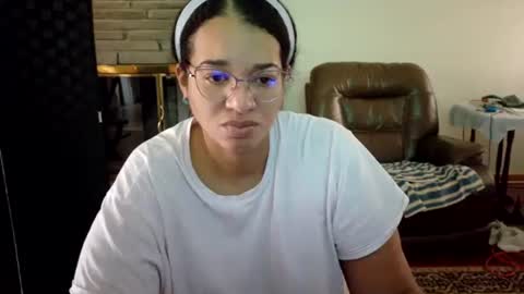 Queen Bon Vivantt online show from 12/01/25, 02:00