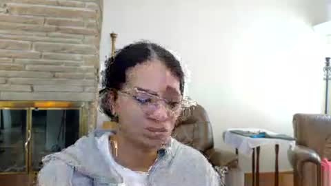 Queen Bon Vivantt online show from 12/05/25, 03:30