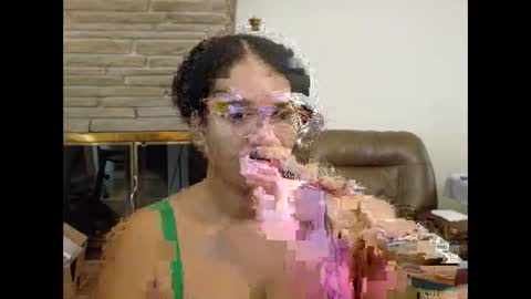 Queen Bon Vivantt online show from 12/18/25, 03:07