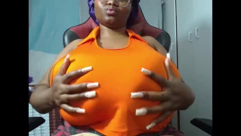 Snapshot of boobygoddessxxx chatting on 06/10/26, 01:32 boobygoddessxxx online show from 06/10/26, 01:32