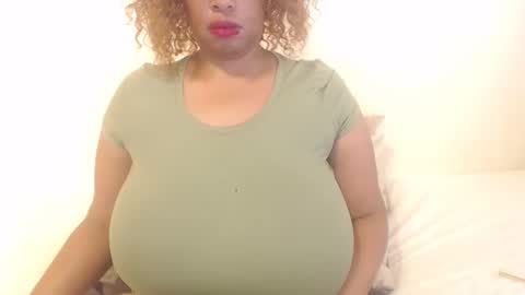 Snapshot of boobyqueen24 chatting on 01/19/26, 07:23 boobyqueen online show from 01/19/26, 07:23