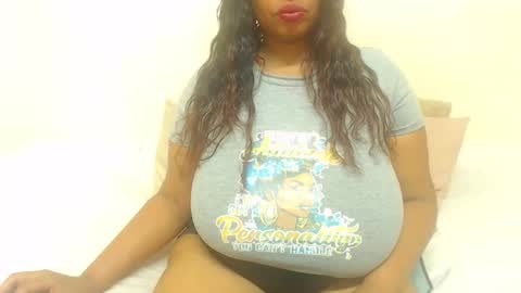Snapshot of boobyqueen24 chatting on 02/17/26, 03:25 boobyqueen online show from 02/17/26, 03:25