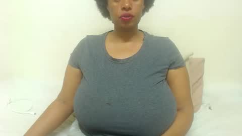 Snapshot of boobyqueen24 chatting on 03/06/26, 08:38 boobyqueen online show from 03/06/26, 08:38