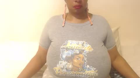 Snapshot of boobyqueen24 chatting on 03/16/26, 07:29 boobyqueen online show from 03/16/26, 07:29