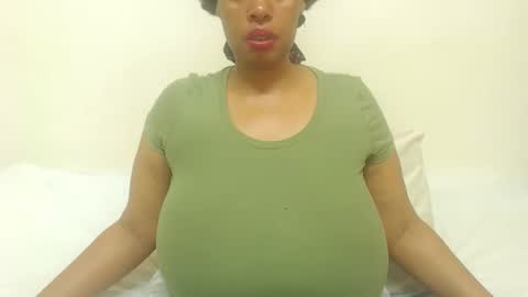Snapshot of boobyqueen24 chatting on 03/17/26, 10:40 boobyqueen online show from 03/17/26, 10:40