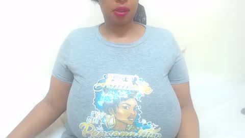 Snapshot of boobyqueen24 chatting on 03/19/26, 05:11 boobyqueen online show from 03/19/26, 05:11