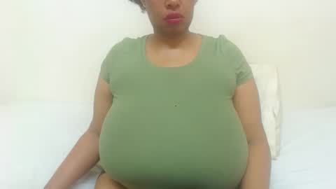 Snapshot of boobyqueen24 chatting on 04/02/26, 10:35 boobyqueen online show from 04/02/26, 10:35