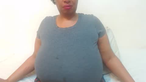 Snapshot of boobyqueen24 chatting on 04/21/26, 02:51 boobyqueen online show from 04/21/26, 02:51