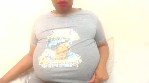 Snapshot of boobyqueen24 chatting on 04/30/26, 12:33 boobyqueen online show from 04/30/26, 12:33