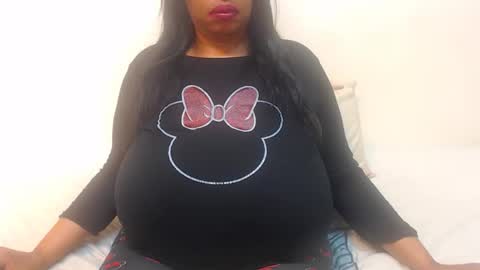 Snapshot of boobyqueen24 chatting on 05/19/26, 11:55 boobyqueen online show from 05/19/26, 11:55