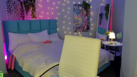 Snapshot of booozekirs_ chatting on 06/01/26, 02:57 Milena online show from 06/01/26, 02:57