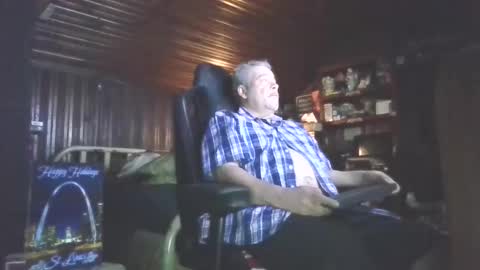 Snapshot of booshy chatting on 05/15/26, 08:21 Booshwa online show from 05/15/26, 08:21