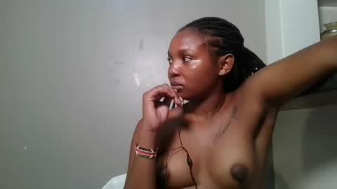 Snapshot of bootie_caramel chatting on 05/24/26, 04:06 bootie_caramel online show from 05/24/26, 04:06