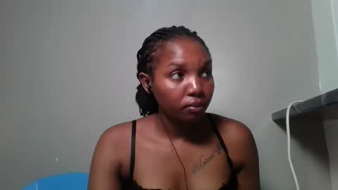 Snapshot of bootie_caramel chatting on 05/27/26, 02:25 bootie_caramel online show from 05/27/26, 02:25