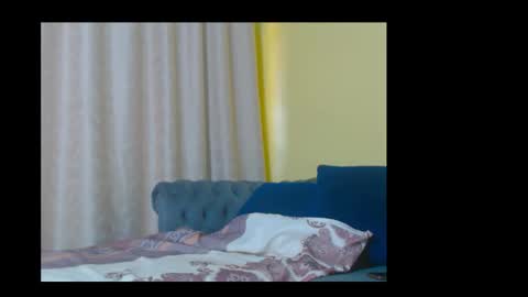 Snapshot of booty_mummy1 chatting on 11/12/25, 10:04 booty_mummy1 online show from 11/12/25, 10:04