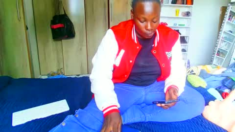 vee online show from 01/10/25, 10:50