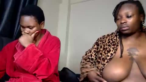 Snapshot of bootylicious_1_ chatting on 01/19/26, 02:04 vee online show from 01/19/26, 02:04
